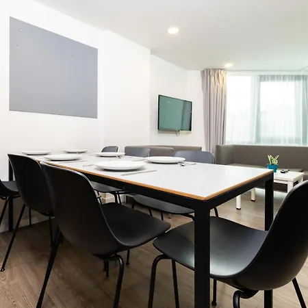 Chic And Private Bedrooms At Beckett House Near Centre Apartment