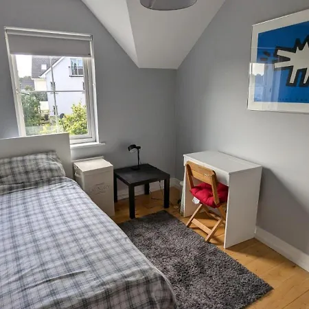 Large Newly Updated 3bd Duplex 20min To Airport Apartment *