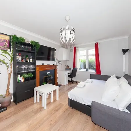 Inviting 2bd Flat 15 Mins From Heart Of Dublin! *