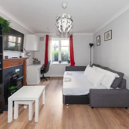 Inviting 2bd Flat 15 Mins From Heart Of Dublin! * Dublin