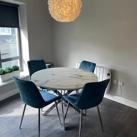 Apartment Dublin Airport Large Superior Serviced Apartment - Sleeps 6 Dublin