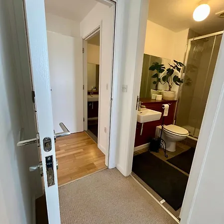 En-suite With Double And Single Bed * Dublin