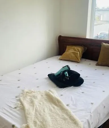 Near Airport Apartment *