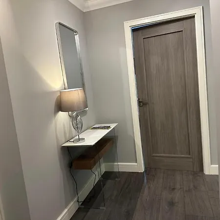 Dublin Airport Large Superior Serviced Apartment - Sleeps 6 Apartment *