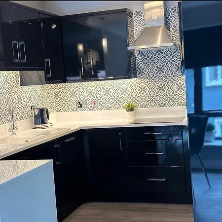 Dublin Airport Large Superior Serviced Apartment - Sleeps 6 Apartment Dublin