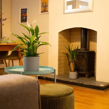Cosy 2-bedroom In Portobello
