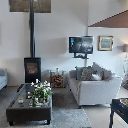 Apartment Sophisticated Seafront 3bd Suntrap Landscaped Yard Dublin