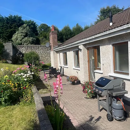Large 5 Bedroom In Shankill South Hébergement de vacances Dublin