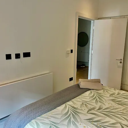 Modern Ensuite Double Bedroom *
