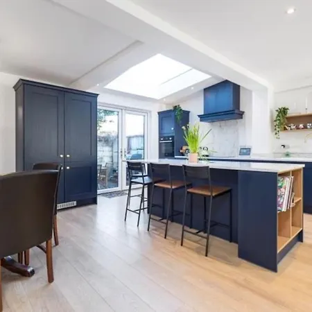 3 Bedroom House Beside Croke Park Holiday home