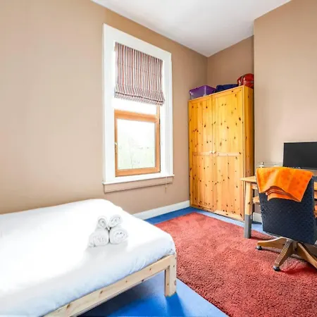 Guestready - Lovely House With Garden In *