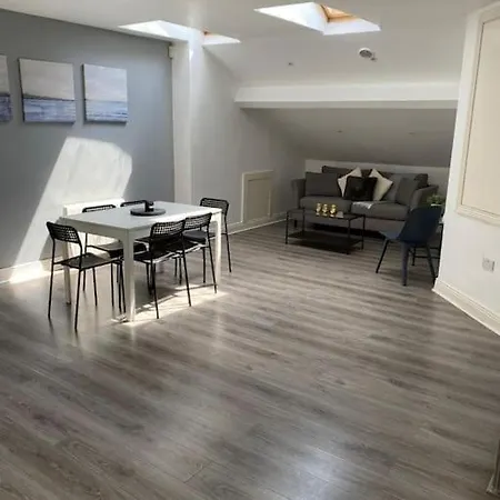 Deluxe Duplex Talbot St Sleeps 8 * Dublin