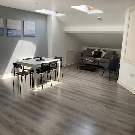 Deluxe Duplex Talbot St Sleeps 8 Apartment Dublin