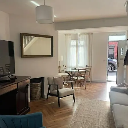 Original 1920s Center House Fully Renovated