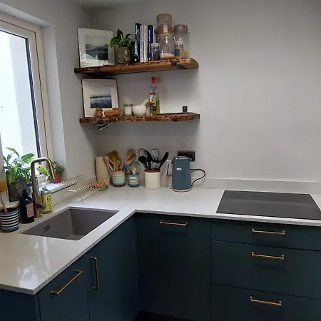 Apartment Cosy With Office - 10 Mins Stroll To Seafront *