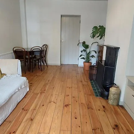 Cosy With Office - 10 Mins Stroll To Seafront Apartment *