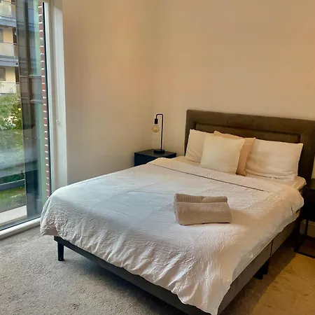 Homestay Modern Ensuite Double Bedroom *