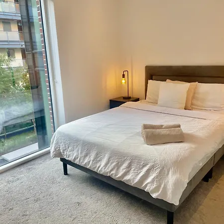 Modern Ensuite Double Bedroom