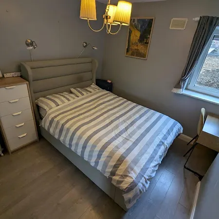 Centre - Tourists And Professionals Apartment