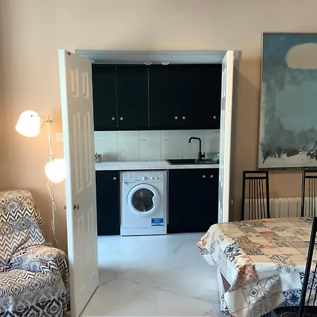Castle Street Apartment *