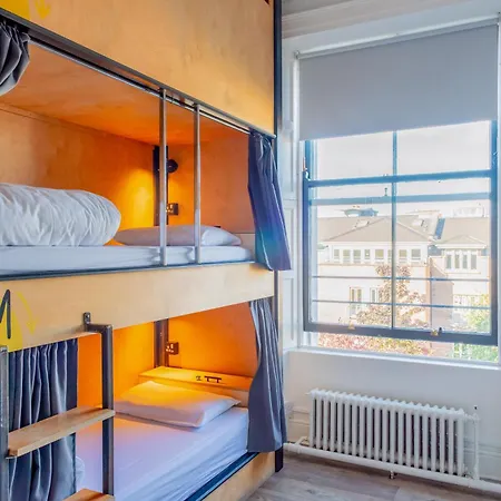 Leevin George Hostel