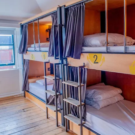 Leevin George Hostel
