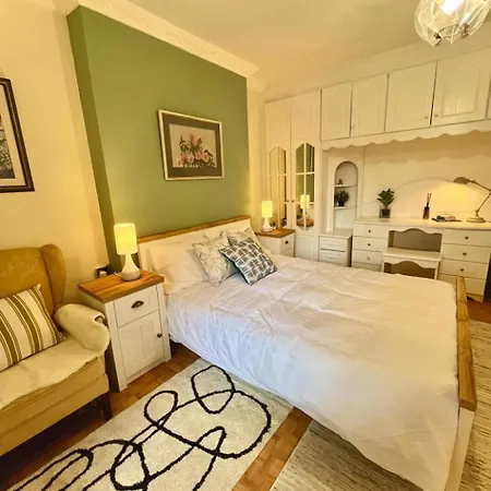 In House - 1-spacious Modern Duplex 2b2b Guest house Dublin