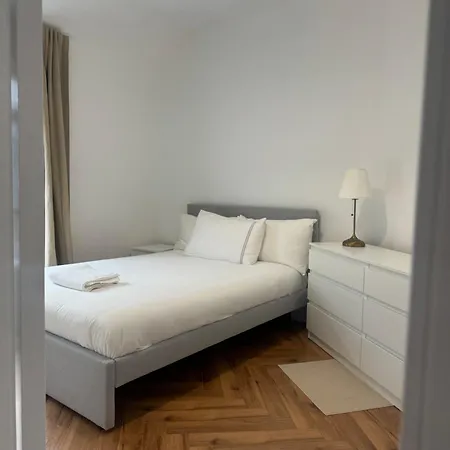 Original 1920s Center House Fully Renovated Ferienhaus