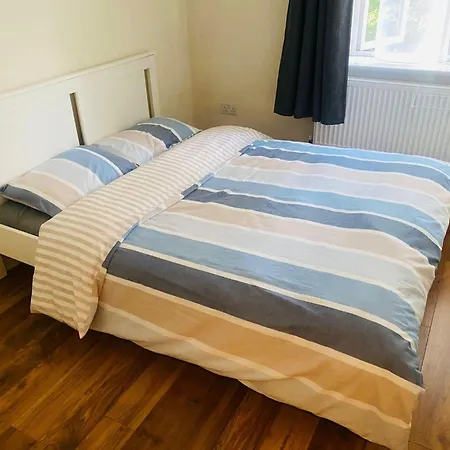 Modern 3 Bedrooms Near Dundrum Apartment Dublin