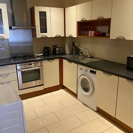 Modern 3 Bedrooms Near Dundrum
