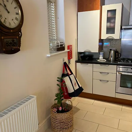 Modern 3 Bedrooms Near Dundrum Apartment