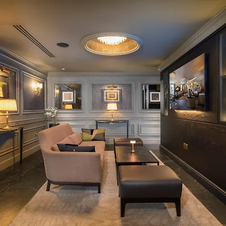 Cassidys Hotel 4*