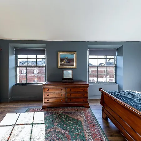 Connaught Apartment, 7 Henrietta Street, Centre Dublin