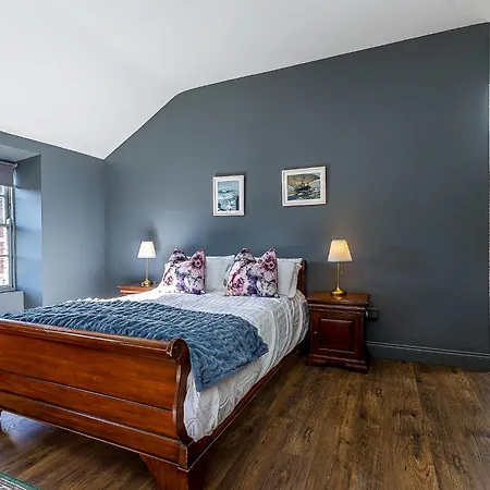 Connaught Apartment, 7 Henrietta Street, Centre Apartment