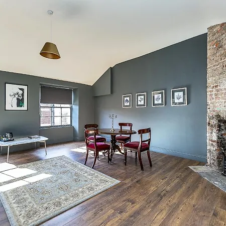 Connaught Apartment, 7 Henrietta Street, Centre Apartment Dublin