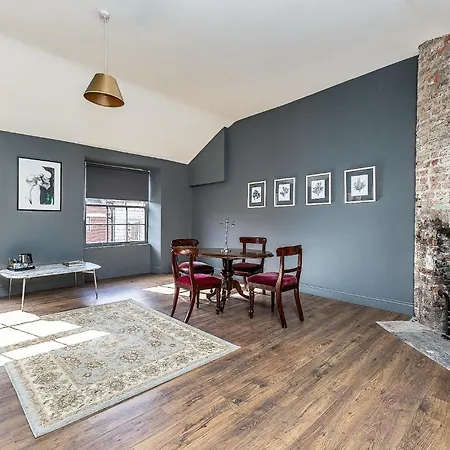Connaught Apartment, 7 Henrietta Street, Centre Apartment