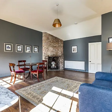 Apartment Connaught Apartment, 7 Henrietta Street, Centre Dublin