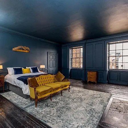 Leinster Apartment, 7 Henrietta Street, Centre * Dublin