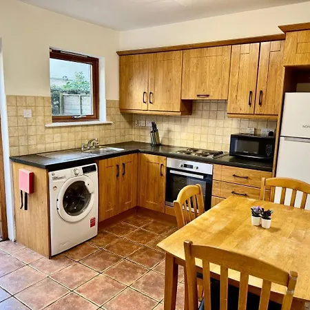 Holiday home 2bd Townhouse In The Heart Of 1 *