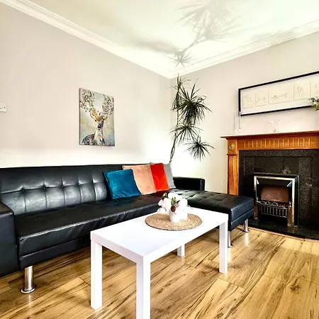 Holiday home 2bd Townhouse In The Heart Of 1 *