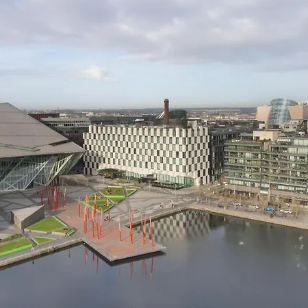 Guestready - Stunning Views From Millenium Tower Apartment *