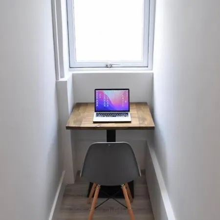 Luxury Large Stylish 2 Bed Apt, Sandymount Village Dublin