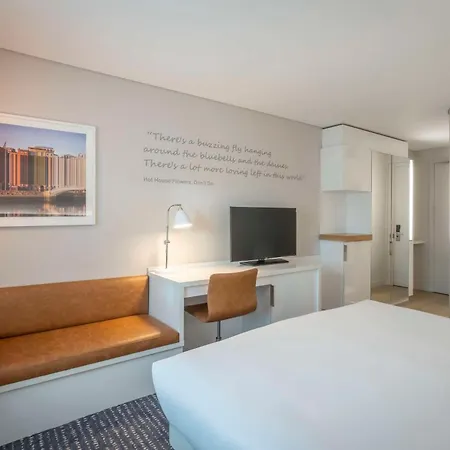 The Morrison Dublin, Curio Collection By Hilton 5*
