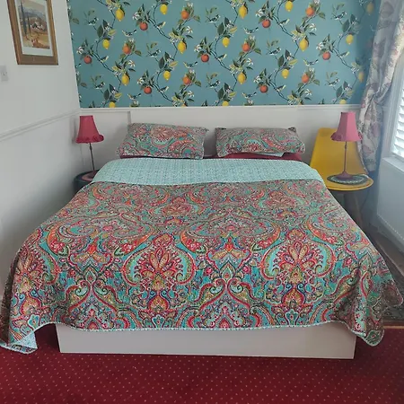 Frühstückspension Acara House 3*