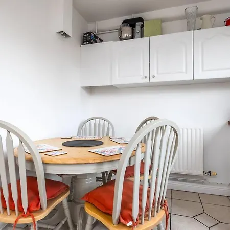 Lovely 2br House - 8 Min Walk To Broombridge Station Dublin