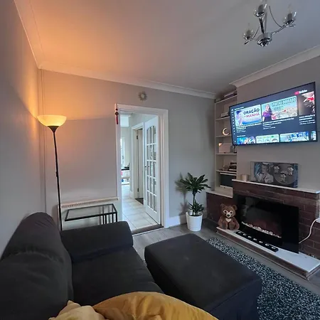 Holiday home Whole Private Flat - *