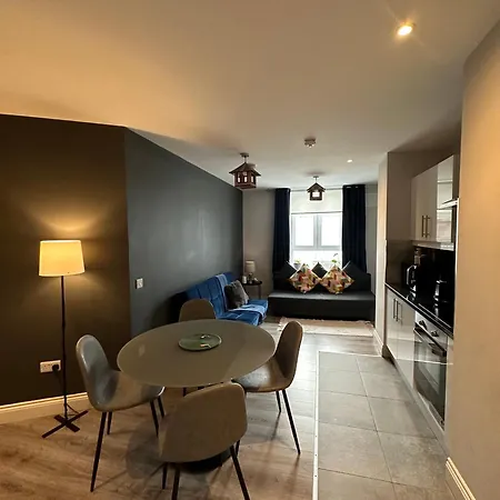 Lovely 1 Bedroom In 1 *