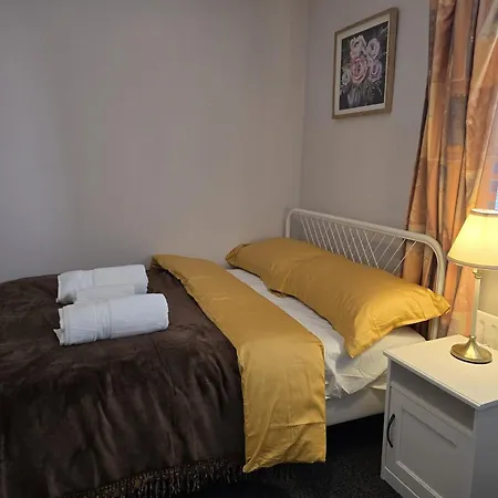 - 3 Bedroom Cosy - Sleeps Max 7 Holiday home Dublin
