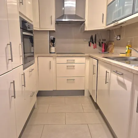 Modern Two Bed With Parking * Dublin