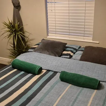 Whole Private Flat - Holiday home